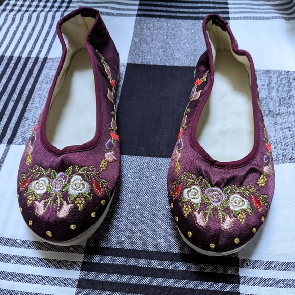 Sold🔴 NWOT silk embroidered Japanese floral rosette maroon ballet Slippers sz 8 - Picture 5 of 5